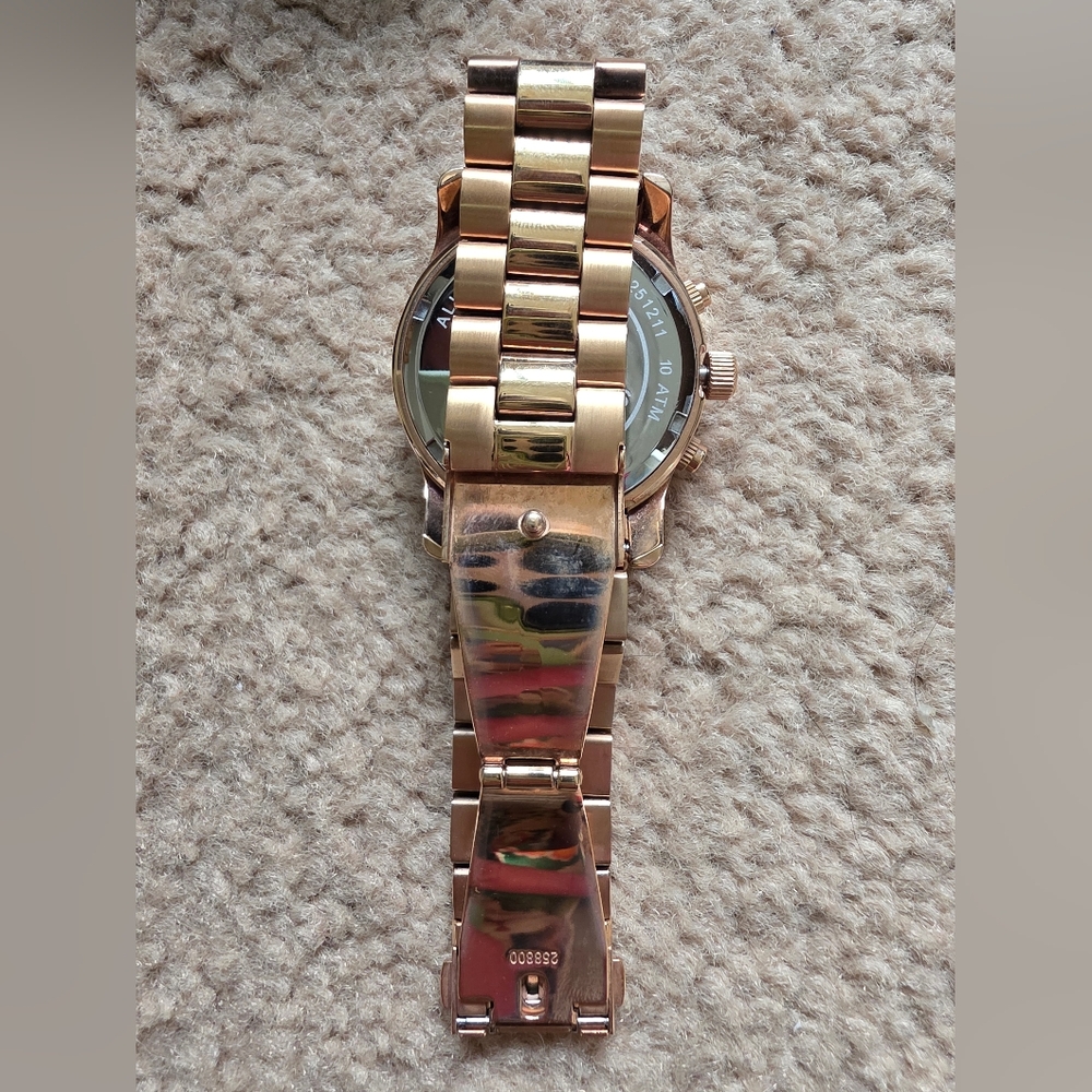 MICHAEL KORS ROSE GOLD WATCH - Picture 6 of 9